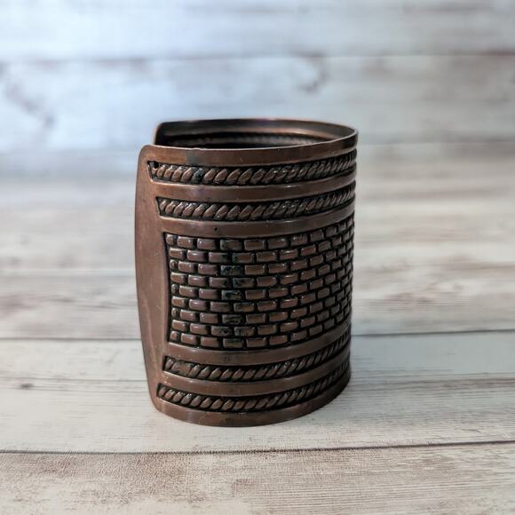 Vintage Cuff Bracelet - Wide Cuff Bracelet Brown - Mark On One Side - Picture 7 of 10